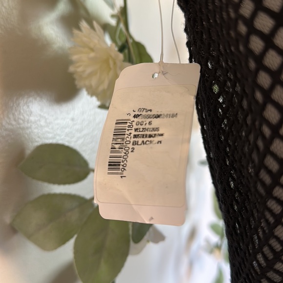 PatBO
Tulle & Crepe Gown - Picture 16 of 16